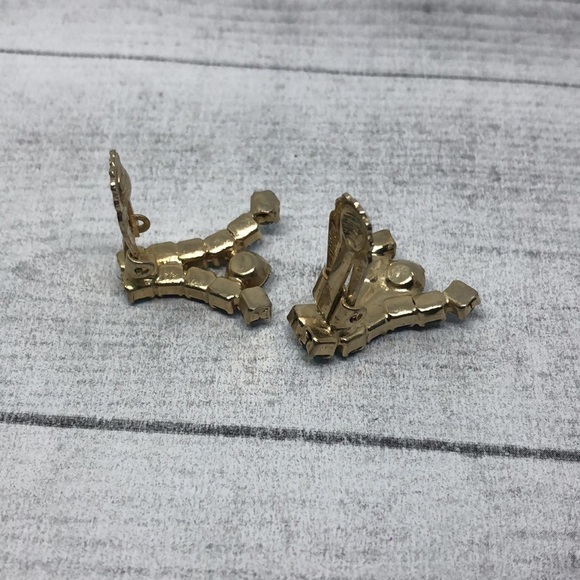 𝅺Vintage blue AB rhinestone statement glam clip on earrings. - Picture 3 of 5